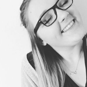 Meet your Posher, Hollynn